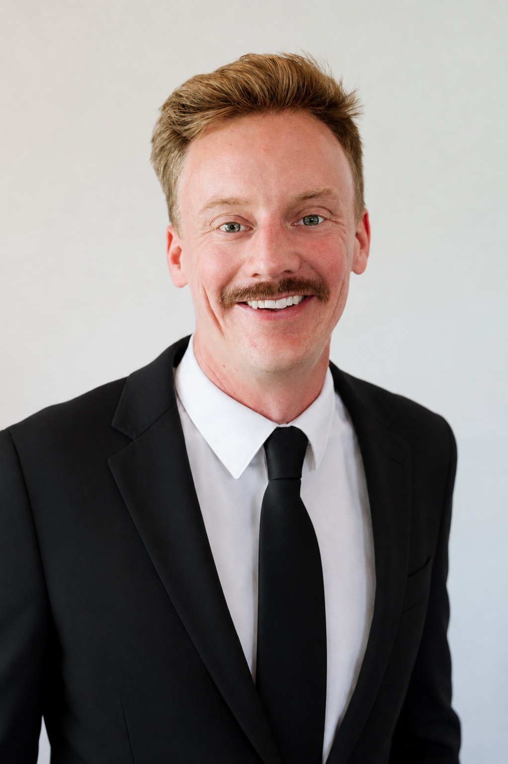 Mike Hongslo — Wedding DJ and Founder of Summit Line Entertainment, Twin Cities MN